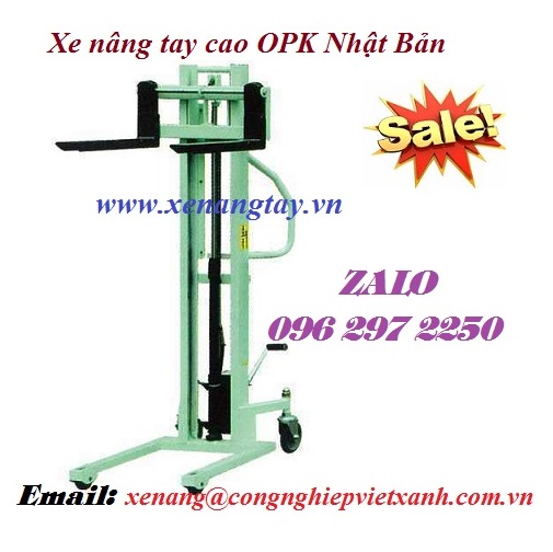 Xe nâng quay đổ phuy hiệu OPK Nhật Bản .